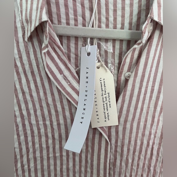 Jane & Delancey Button Down Relaxed Sleeveless Blouse - Size Medium - Picture 4 of 9